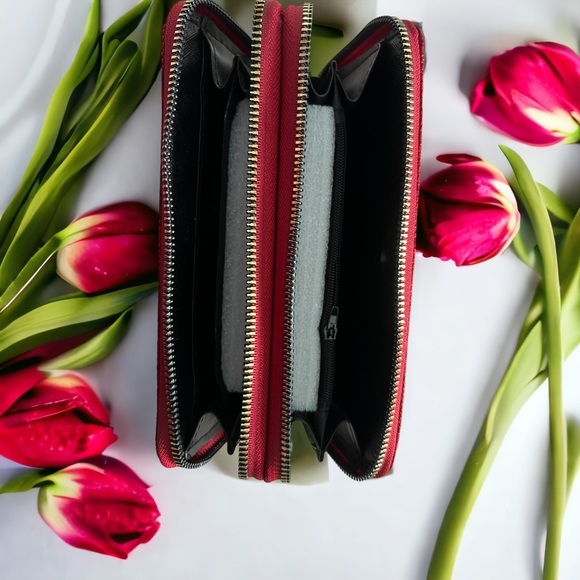 Really cute wallet - Picture 3 of 4